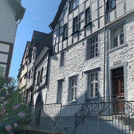 Manoir -1654- Historisch Schlafen In Monschaus Altstadt エクステリア 写真