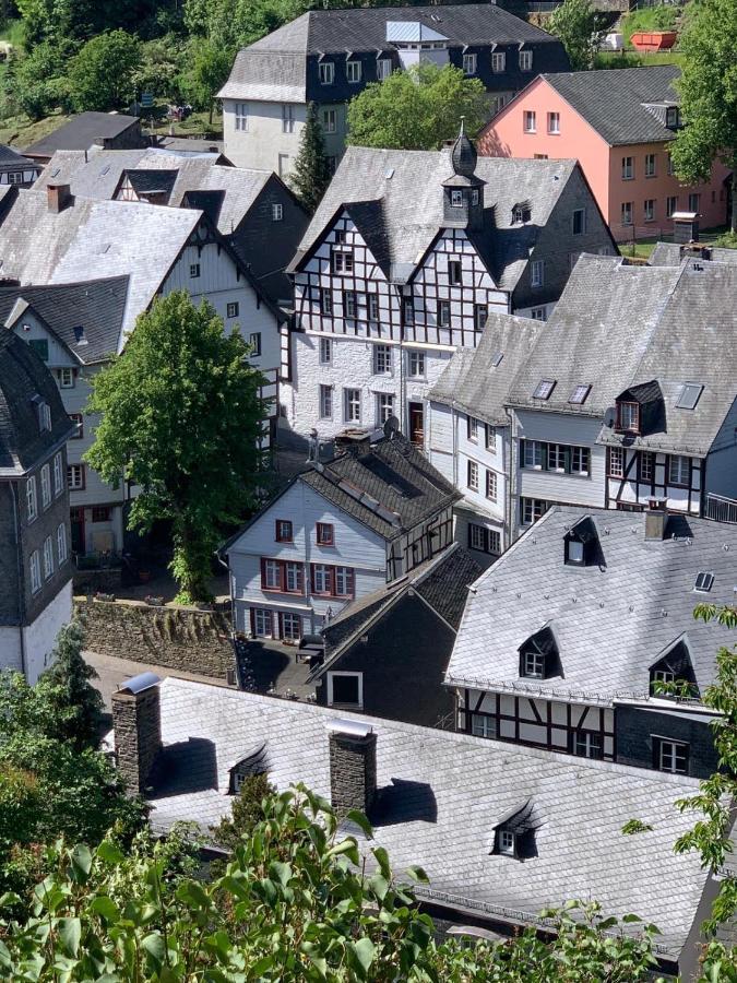 Manoir -1654- Historisch Schlafen In Monschaus Altstadt エクステリア 写真