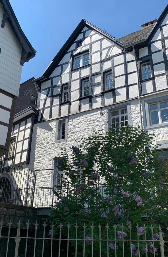 Manoir -1654- Historisch Schlafen In Monschaus Altstadt エクステリア 写真