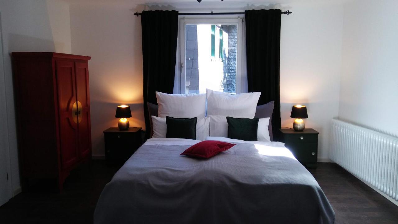 Manoir -1654- Historisch Schlafen In Monschaus Altstadt エクステリア 写真
